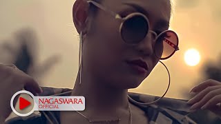 Devy Berlian - PHP ( Pemberi Harapan Palsu ) Remix Version - Official Music Video - NAGASWARA