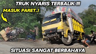 Very Dangerous Situation!!! Truck Almost Overturned & Rickshaw Entered Ditch in Batu Jomba