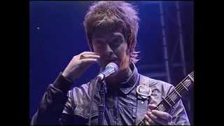 Oasis - Don't Look Back In Anger live River Plate Argentina