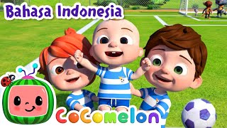 Lagu Sepak Bola | CoComelon Bahasa Indonesia - Lagu Anak Anak