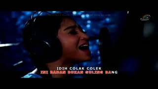 Dewi Perssik - Halanin Aku "Ost. Centini Manis" (Official Video Karaoke)