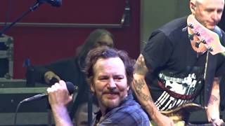 Pearl Jam - "Yellow Ledbetter" Live in Krakow Multicam