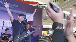 Bondan prakoso feat Tomy - BUNGA live at metropolitan mall Bekasi