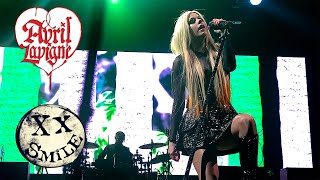 Avril Lavigne - Smile (Bite Me Tour, Victoria)