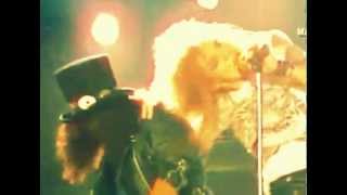 Guns N' Roses - Welcome To The Jungle (Official video)