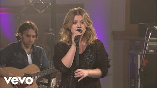 Kelly Clarkson - Because Of You (Walmart Soundcheck 2009)