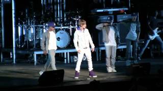 Justin Bieber- "Love Me" (HD) Live at the New York State Fair on 9-1-2010