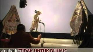 Petruk dadi ratu ,traditional puppet theater from Java, Indonesia 02