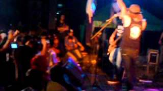 Sulle Wijaya & Nonstop band - Bento (cover live).MOV